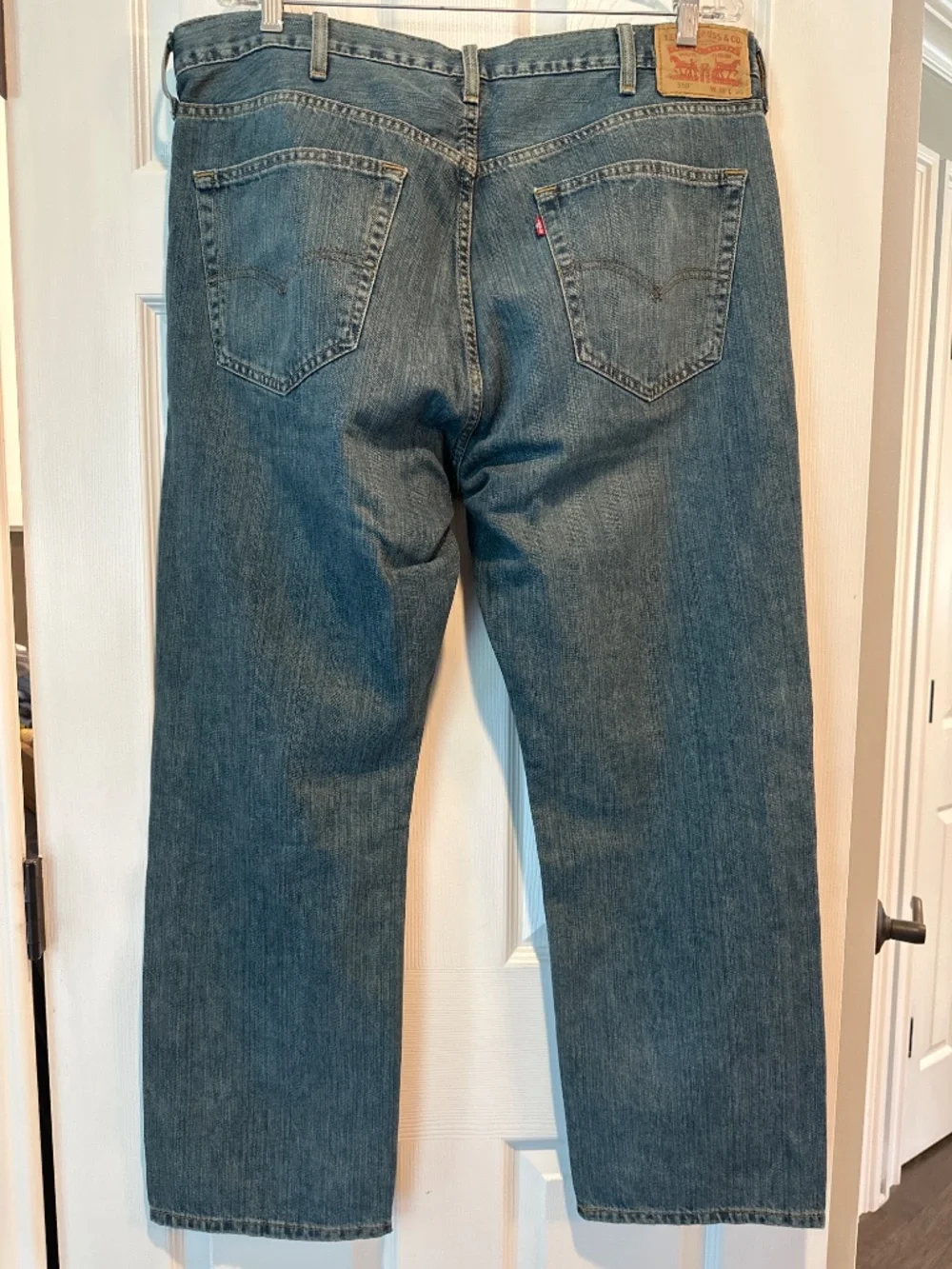 Levis relaxed fit
